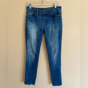 Women’s Gap premium denim skinny jeans, low rise, light wash, Size 6/28R.